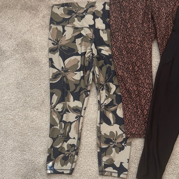 Old Navy Women's Leggings - Black, Brown, and Green Floral - Picture 3 of 9